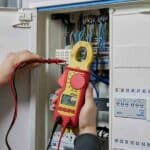 WIHA - Clamp meter up to 1,000 V AC, 400A CAT IV incl. 2x AAA batteries - Image 3